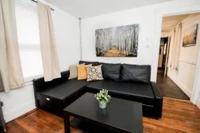 Sunlit 2-Story Place | Boston 25Min | Free Parking - Image 3