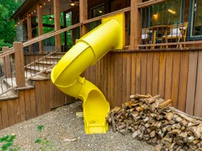 PvtHeatedPool/Creek/ArcadeGames/PlaySet/HotTub - Image 4