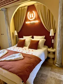 Roma Antiqua – Romantic Stay in the Heart of Dinan - Image 4