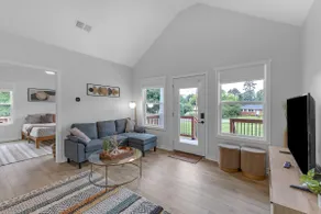 CLT Landing – Pet & Crew Friendly 3BR Retreat - Image 2