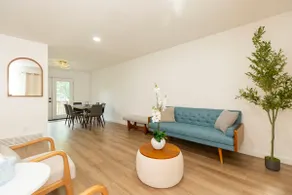 Modern Renovated 4min Notredame 4bed 2Bath 10Peopl - Image 5
