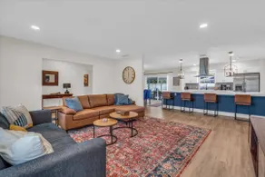The Brandon Oasis- renovated home, beautiful pool - Image 3