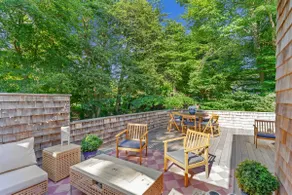 Elegant retreat, 10 min. from Newport, game room! - Image 5