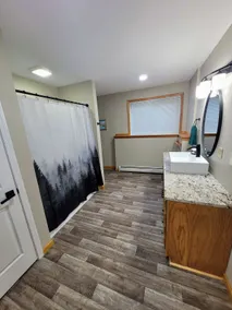 Spacious Duplex with 7 Bedrooms (2 separate units) - Image 5