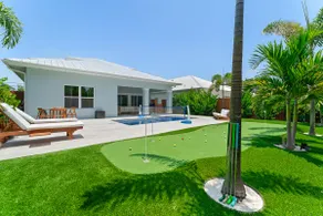 Peacock Palace Brand New Heated and Chilled Pool Golf Gym - Image 2