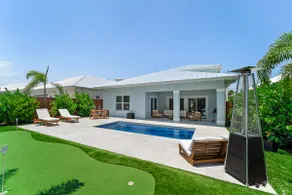 Peacock Palace Brand New Heated and Chilled Pool Golf Gym - Image 3