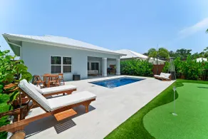 Peacock Palace Brand New Heated and Chilled Pool Golf Gym - Image 4