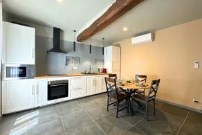 The Workshop – Premium Duplex • A/C & Netflix - Image 2