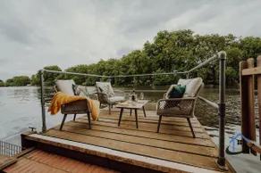 Unique Boathouse, detached free parking x4 cars - Image 4