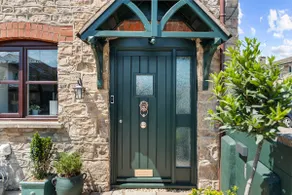 Gorgeous 3 Bedroom, 225 year old cottage - Image 2