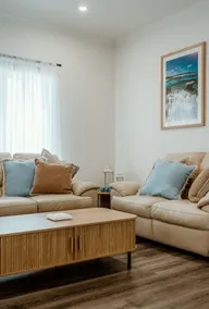 Sunset Hideaway - In Kingscote - Image 5