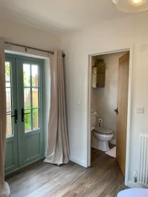 Stylish Accommodation Near Bristol Airport - Image 3