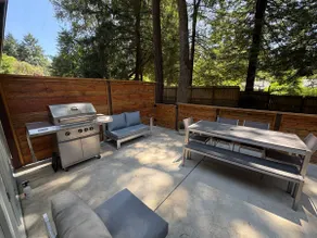 Parkway Grove Deluxe Family Retreat w/ Pvt Hot Tub - Image 5