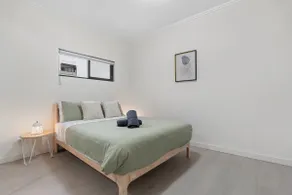 Enfield 3BR With 2 Free Parking | Near To Train - Image 3