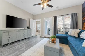 Gorgeous 4 Bedroom condo! - Image 2