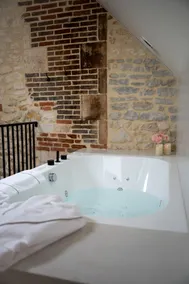 Le Grenier à Foin - Romantic Room - Balneo - Air conditioning - Image 2