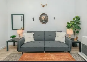 Downtown Cottage. ALL fees included - Image 2