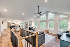 Skyline Getaway: Private hot tub, Fire pit, Dogs - Image 2