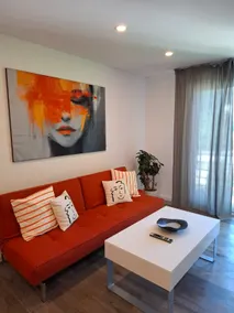 Spacious designer apartment with panoramic views - Image 2