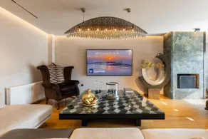 Z Modern and spacious villa with pool - Image 3