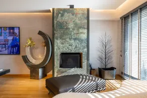 Z Modern and spacious villa with pool - Image 5