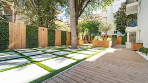 Cocoon in Cannes ***** - Image 2
