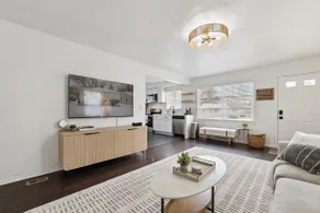 Contemporary Cottage East | 3BD | Detroit DTW A2 - Image 5