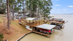 Redbird Lakehouse | Treehouse, Kayaks + Lakefront - Image 2