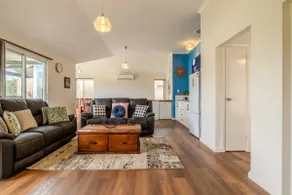 'Adrift by the Bay' 22 Albany Bayside Villas - Image 4