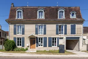 House BÖ – Parties allowed, sleeps 15+, hot tub - Image 2