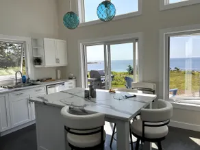 Oceanside Escape - Image 3
