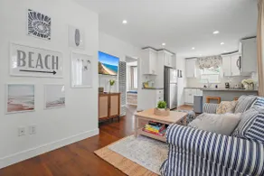 Coastal Chic 2BR/1b | Long Beach - Image 5