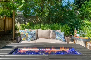 6 Min to the Space Needle + Fire Pit | Sleeps 8 - Image 2