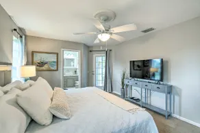Stylish Coastal Cottage Near Downtown Punta Gorda - Image 4