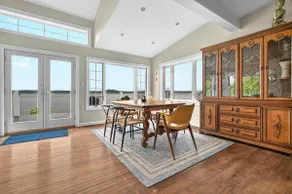 Waterfront Saratoga Lake House - Image 4