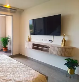 Luxury Apartment Suite with Ocean View and Pools! - Image 2