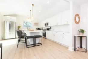 Modern Renovated Retreat with Pool in North Cape May - Image 4
