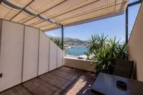 Superior Room with Sea View, Seven of Nine - Image 2