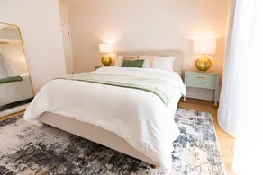 4-Bedroom NEW Private Townhouse 6 beds - Image 3