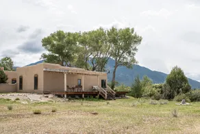 Seco Sundown: Views, Pool, Big Yard, Near Taos Ski - Image 3