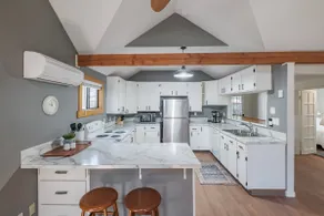 Bright Salem Retreat Near Downtown & Riverfront - Image 4