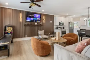 GAME ROOM house, Modern/Stylish in great Location! - Image 2
