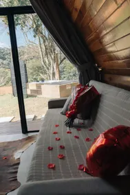 Romantic Chalet with Hot Tub and Fireplace / Itaipava - Image 4