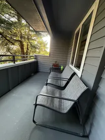A Cozy & Stylish Stay in Seattle - Image 3