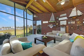 Dun Ri: Waterfront Getaway – 4BR/ and Pet-Friendly - Image 5