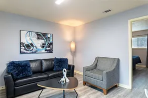 2BR The Obsidian Flats | Hermann Park, Med Center - Image 2