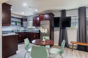 2BR The Obsidian Flats | Hermann Park, Med Center - Image 3