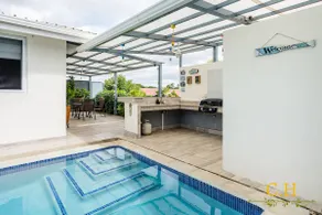 Exclusive and centrally located house - Image 2