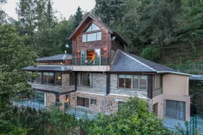 3-bhk Villa W/ Attic & Forest Views - Image 4