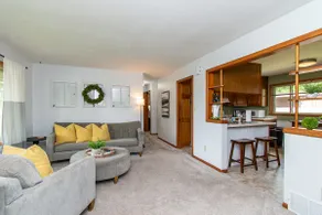 3BR I 3 min to NDSU, Fenced Yard, Ping Pong, King - Image 3